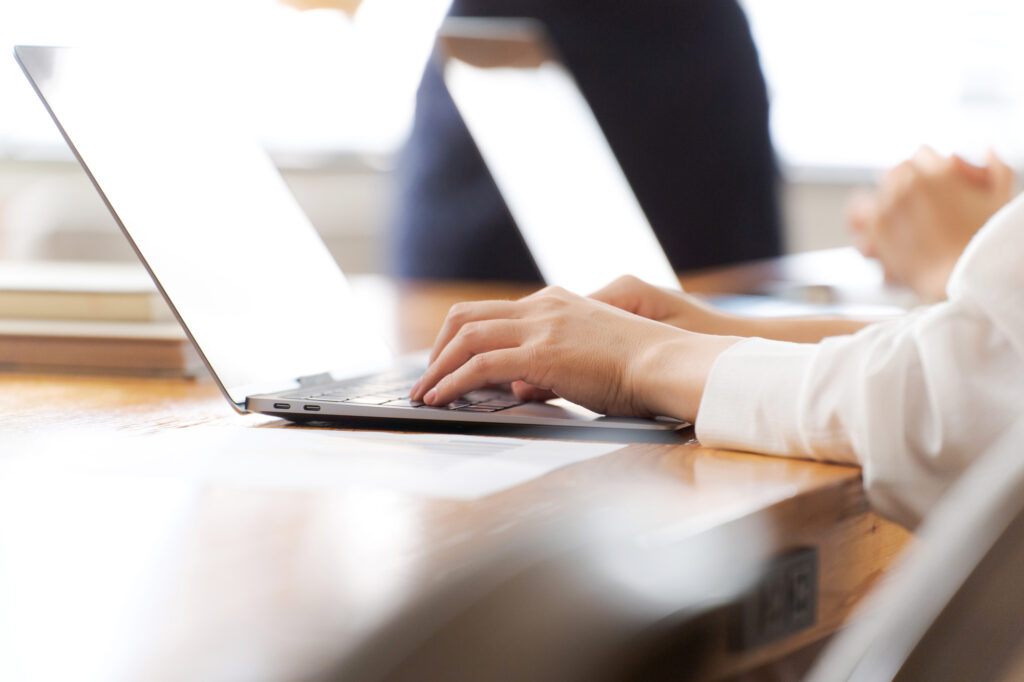 【住宅建築業界】スタッフ紹介コメントでそのまま使える例文5選｜ポイントも解説｜住宅建築WEB担当者育成協会