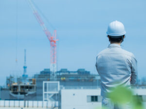 「建設DX」とは｜業界が抱える問題、取り組みの具体例、企業の導入フローを解説